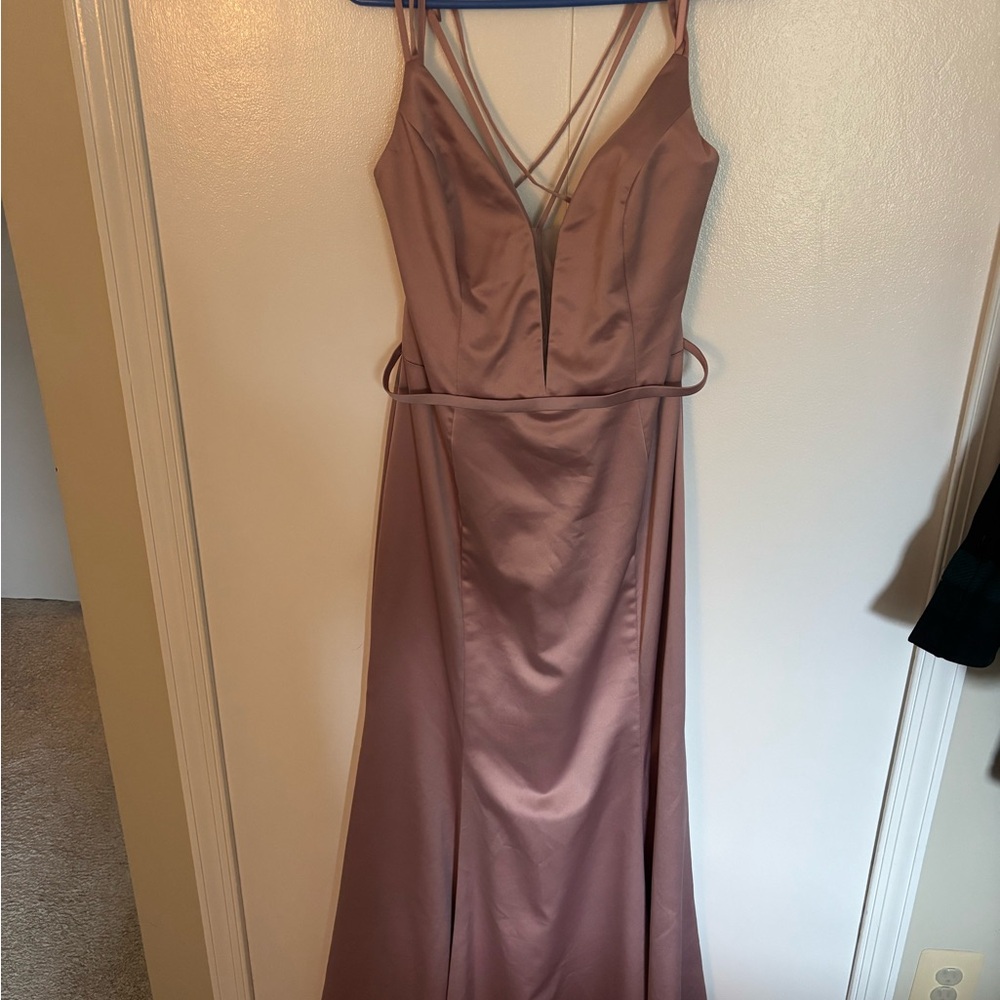 Elegant Strapless Mauve Gown